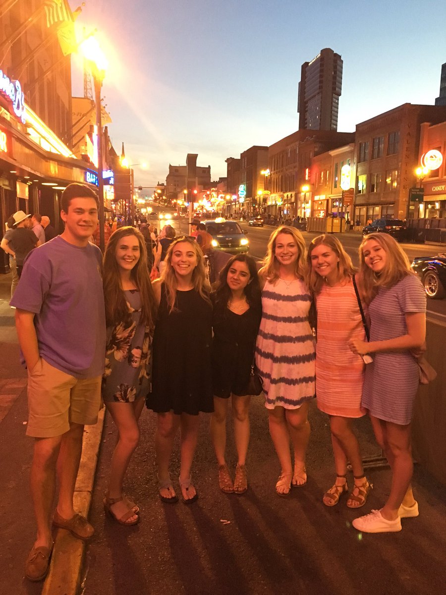 cambridge_deca's tweet photo. Leadership + one takes #DECAICDC in Nashville! https://t.co/Y60pwCXbwz