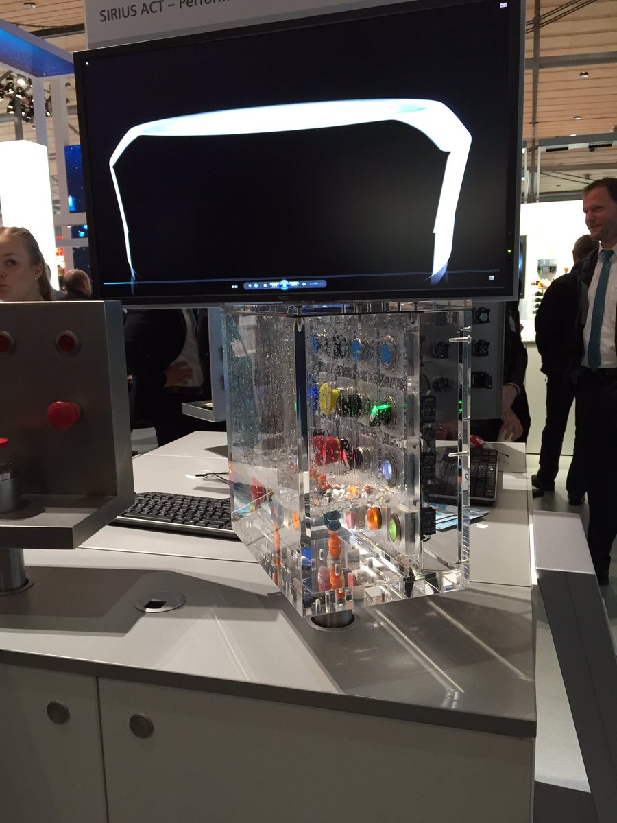 laurnwhite's tweet photo. It was a great second day at the Siemens booth! @SiemensCanada #HM16 #HannoverMesse https://t.co/rwQcqD3Ynd