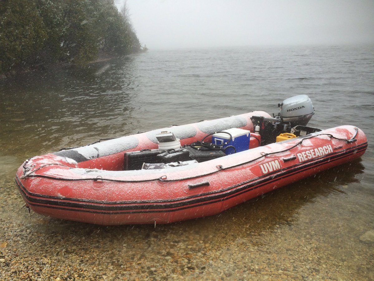BradRoyUVM's tweet photo. Science doesn't wait for sunshine #shelburnepond #limnology @dvm_uvm https://t.co/X8eH1oVS2l