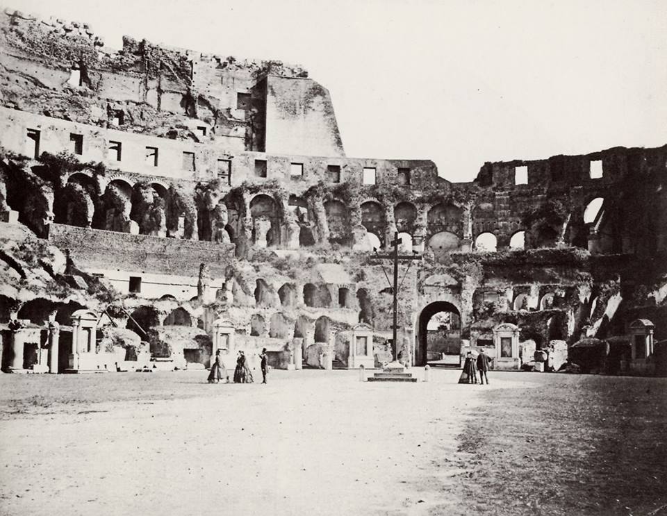 pr_archeologo's tweet photo. 📷 Archeologia in b/n 📷

Il #Colosseo in una foto del 1860 dello studio Altobelli &amp; Molins

(Ph. Credit: wikipedia) https://t.co/fO04H9guz6