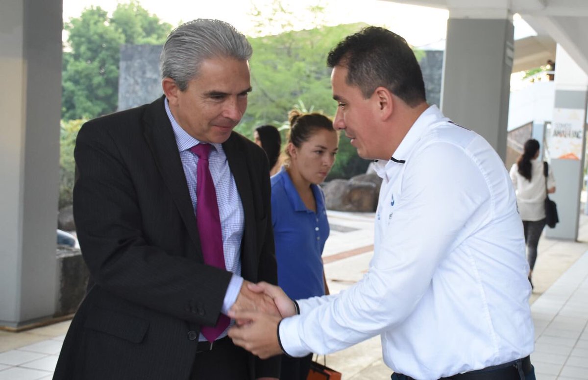 PIPOavc's tweet photo. Ayer visité la @AnahuacXalapa  y compartí con Jóvenes puntos de vista acerca de Veracruz #JuntosPodemos @gguizarv https://t.co/oFWgJAcuW0