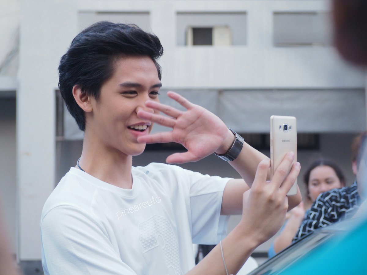 แฮร่ รูปหลุดๆ ผมไม่ได้แอบไปติ่งนะ //หลบสายตาเมน -///- พี่ลิงมีความน่ารักค่ะ