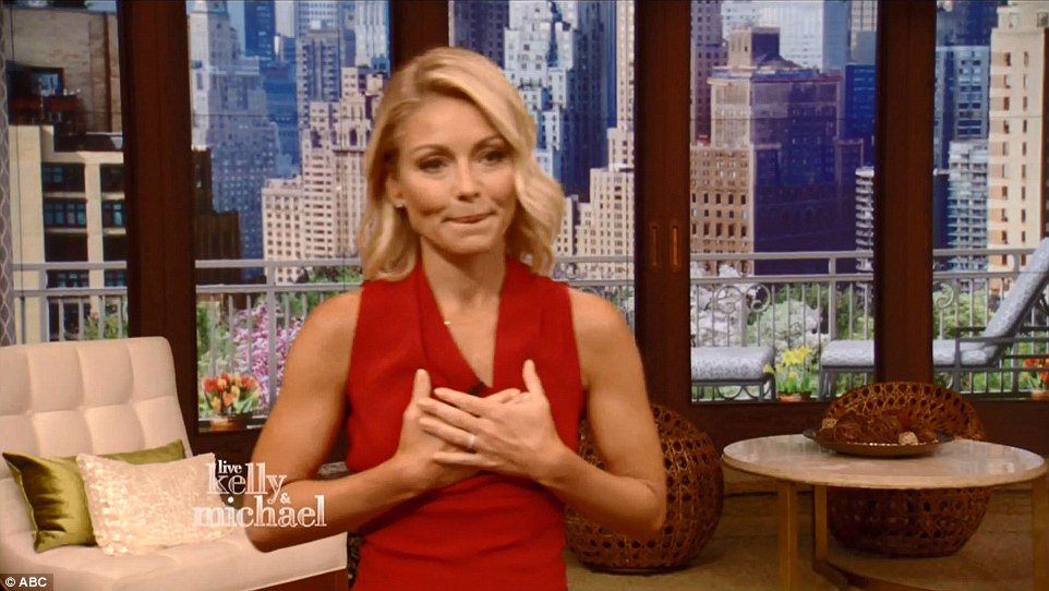 Kelly Ripa returns to Live