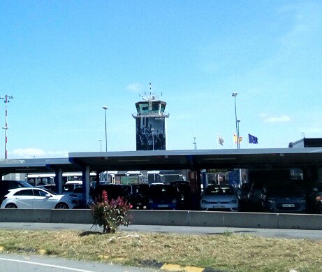 IsabelPicos's tweet photo. @FrediLeis donde voy a estar mejor q en tu torre de control... https://t.co/W4zLoy9amf