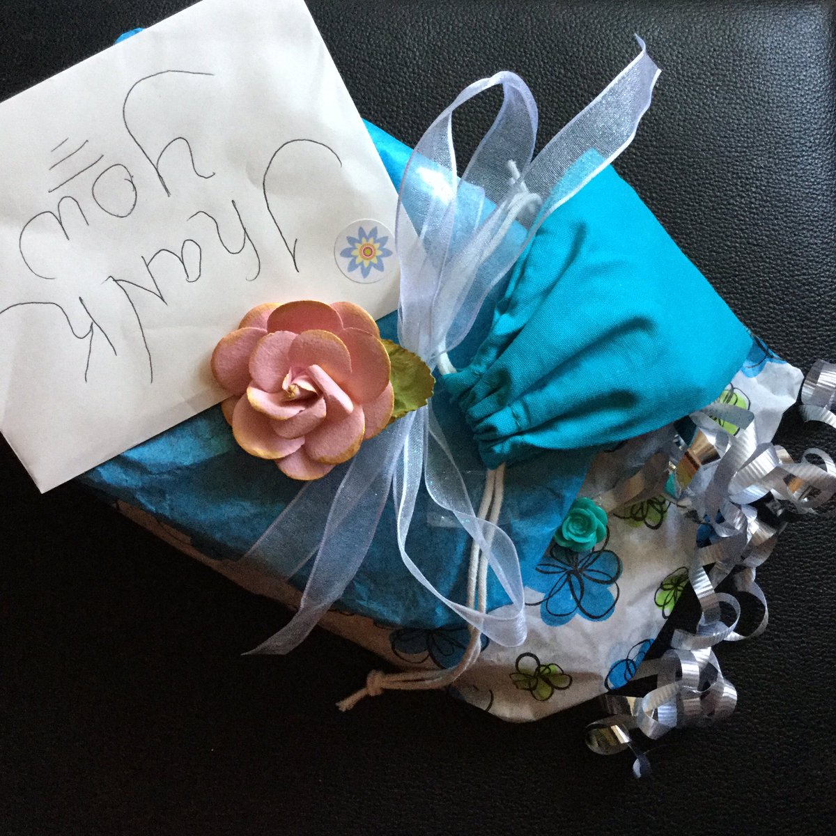 april_justapril's tweet photo. Did someone say "Aprils showers-bring beautiful flowers!! " #prettypackage #colehaan #thankyou @Poshmarkapp #blessed https://t.co/AVojRSyPBe