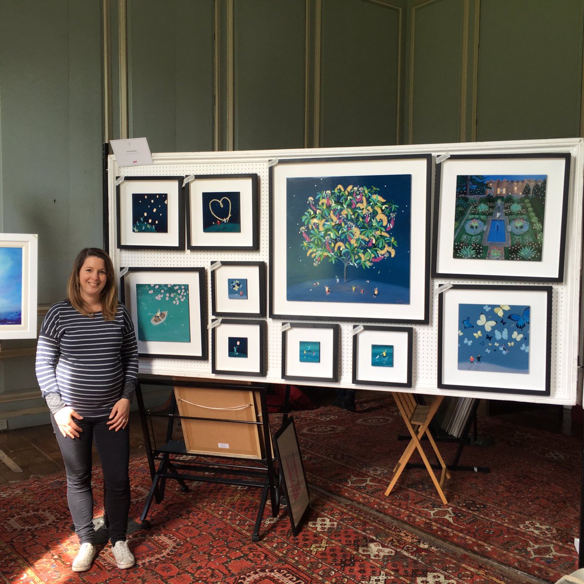 ArtforCure's tweet photo. The gorgeously pregnant @JenniMurphyArt with her joyful board of acrylic painting all set up at @GlemhamHall. https://t.co/ybSgpM7sCf