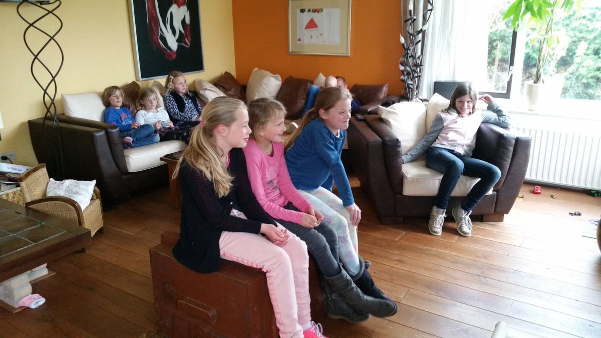 Fluitlessen's tweet image. Ter voorbereiding van de uitvoering 2 juli in dit thema de #SoundofMusic gekeken met m'n leerlingen/kinderen.