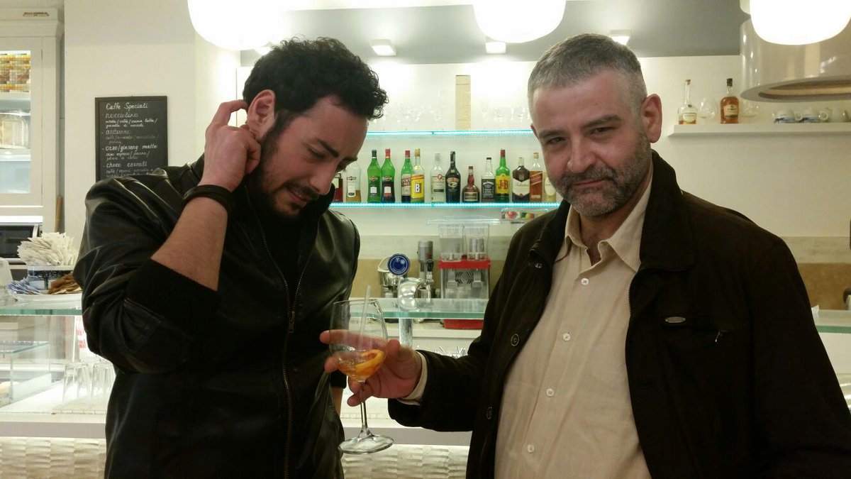 _the_jackal's tweet image. Adesso per @CiroPriello si fa dura... deve bere!