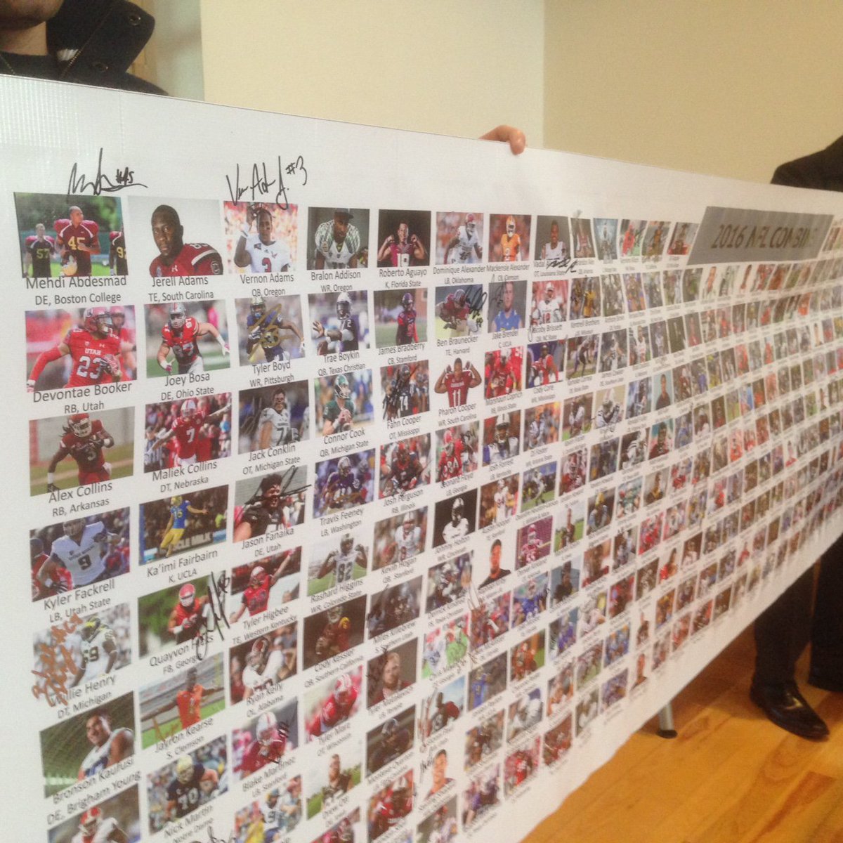 PHITAmerica's tweet photo. Hey @AlabamaFTBL fans! Bid on banner signed by YOUR #NFLDraft2016 prospects! https://t.co/OMdAeuqkkT #PHITAmerica https://t.co/0aIOzb7oCG