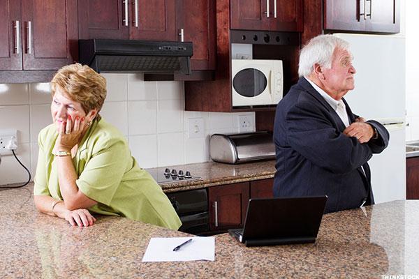 TheStreet's tweet photo. One in three Americans lack retirement savings in a 401(k) or IRA https://t.co/b7MhrxdLKO https://t.co/7u5iv76dej
