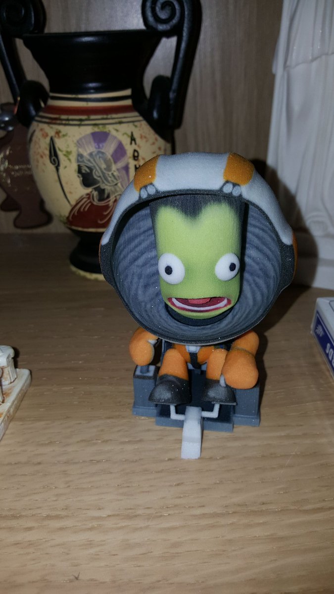 Aquitas187's tweet photo. Love this! First 3D printed collectable #KSP #3dprinting #epicpresent https://t.co/vrlrfaP3RZ