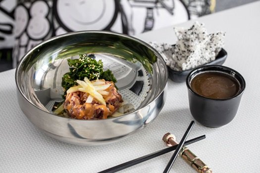 SquareMeal's tweet photo. "Flirty manga characters + spacecraft-inspired surfaces": we review #London newbie #Kojawan https://t.co/HVxL9hNmBn https://t.co/UK6BDAmpus