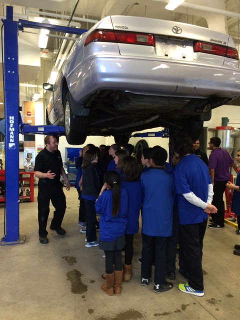 GAngelsMilton's tweet photo. Up close and personal in the auto shop! GA students at Tech Rocks Day @JVSOS #Pathways #JVTech https://t.co/xwVKFV2dQz
