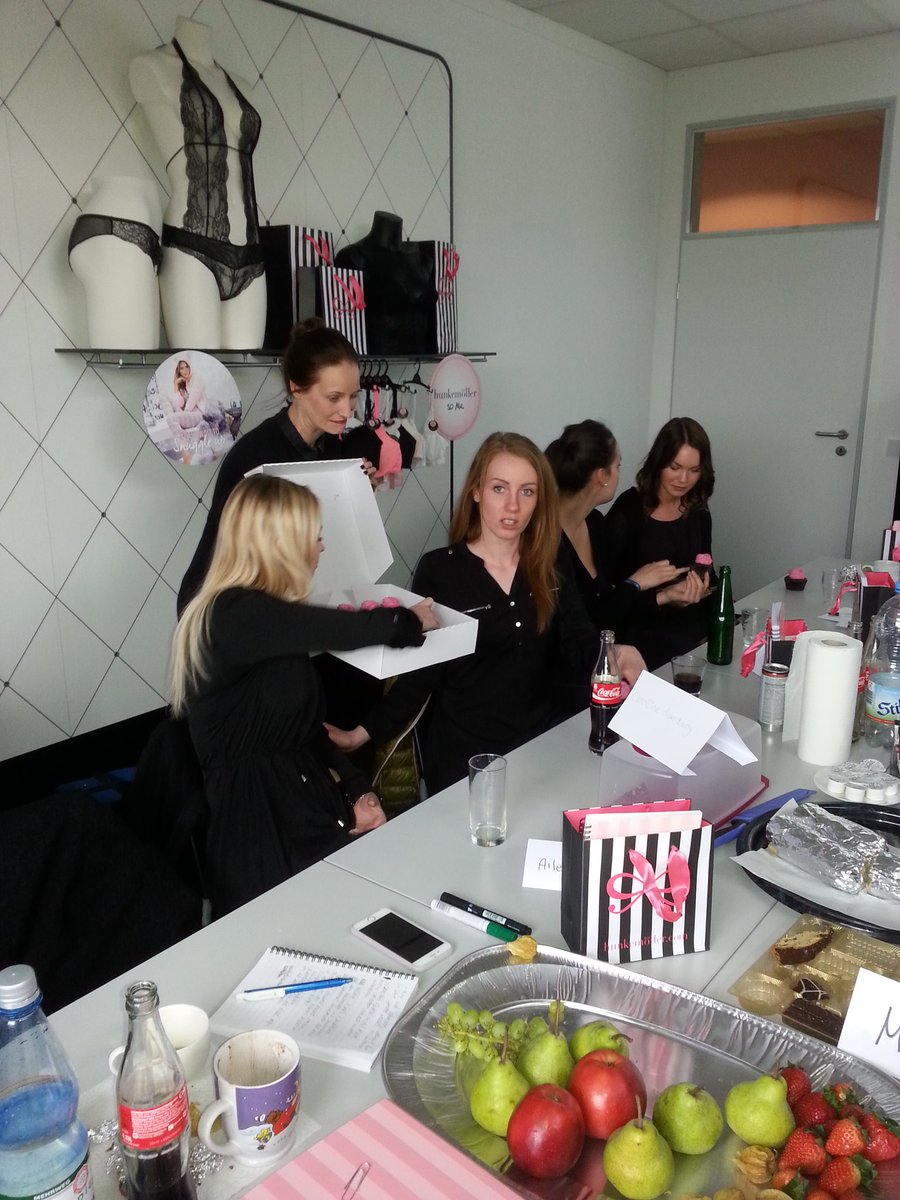 Anja Ahner tweet media