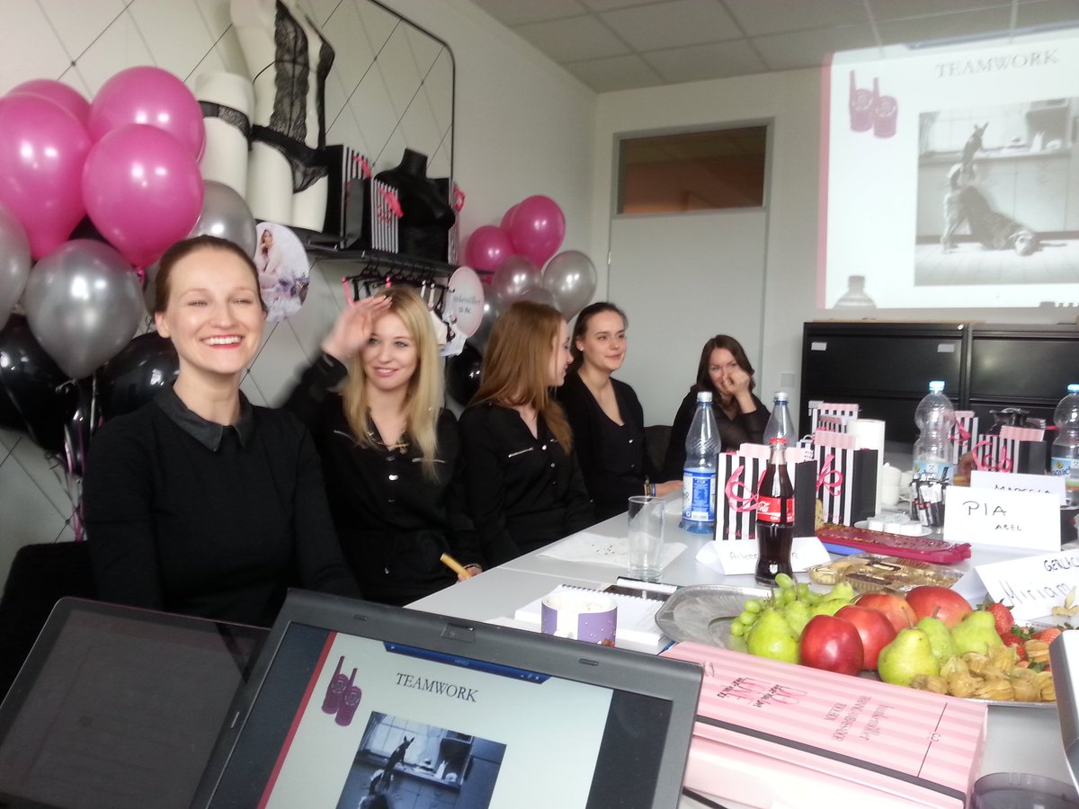 Anja Ahner tweet media