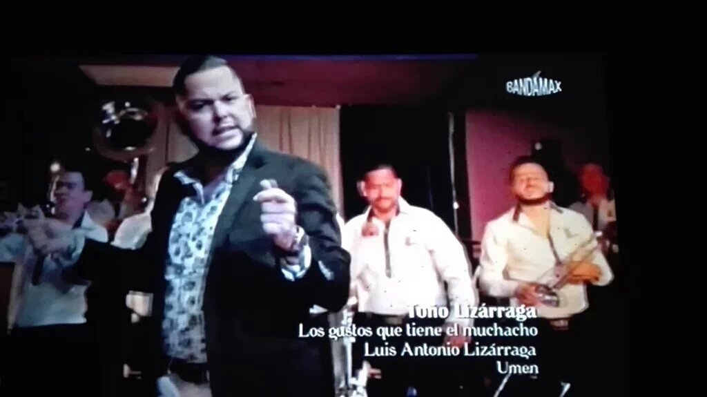 AlinaGmez_SDT's tweet photo. Hoy mediodía.. al fin..  Ya sabré.. #LosGustosQueTieneElMuchacho #youtube  no se lo pierdan!!! @TonoLizarraga1 https://t.co/q1RUm9stKZ