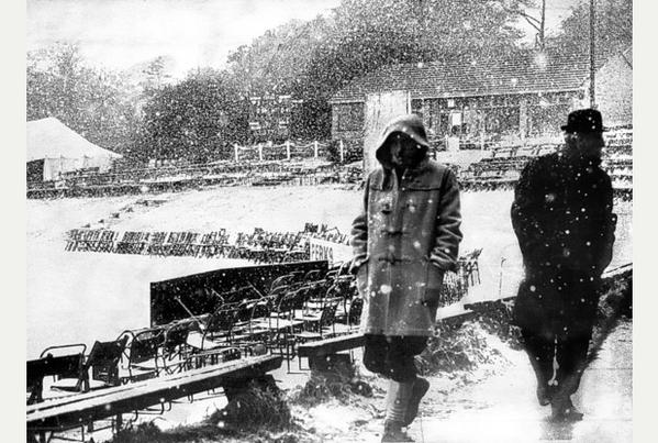 Proper cricket snow - <a href="/DerbyshireCCC/">Derbyshire CCC</a> v <a href="/LancsCCC/">LancsCCC</a> JUNE! 1975...
