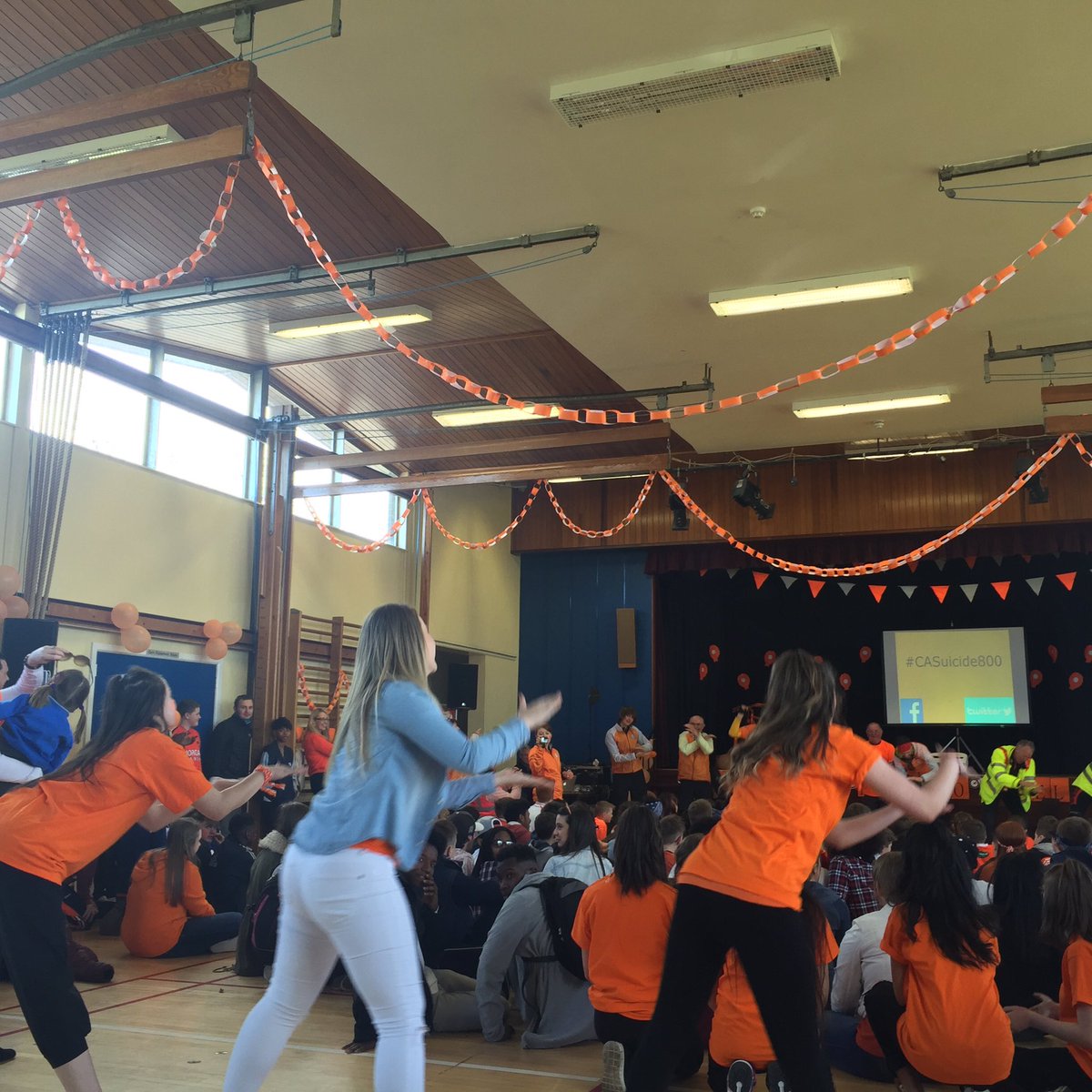 The girls <a href="/DrumcreeCollege/">Drumcree College</a>  challenge the lads of cycle against suicide to a danceoff 💃💃💃 #CASuicide800