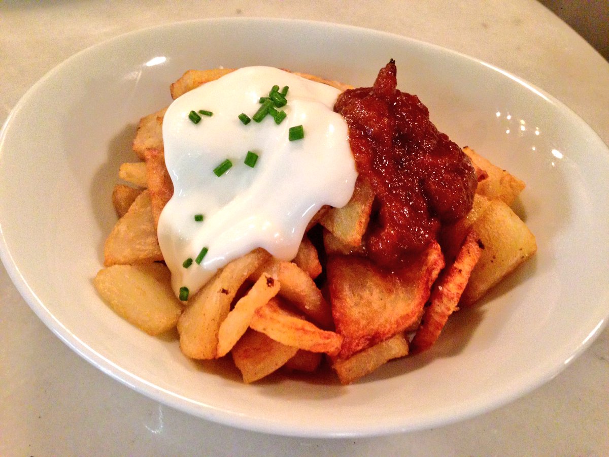 Deliciosas #bravas de <a href="/Platerets/">Platerets</a> ¡Q bien s come aquí! #ñam
