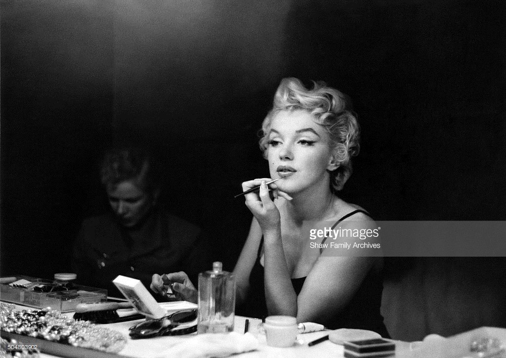 Stars getting ready for a night out: gtty.im/1XUIQQO