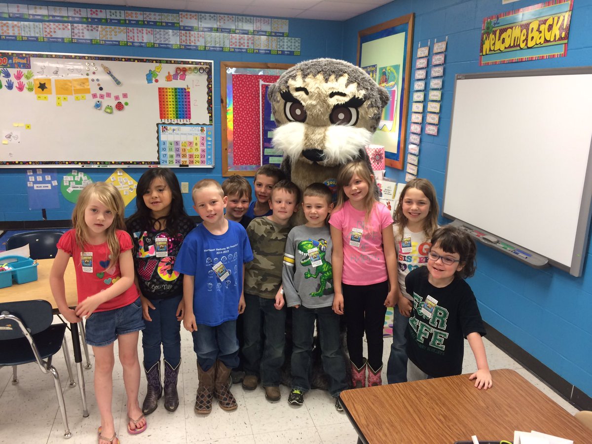 NENbluejays's tweet image. Kindergarten loves Josh the Otter!!
#learntofloat!