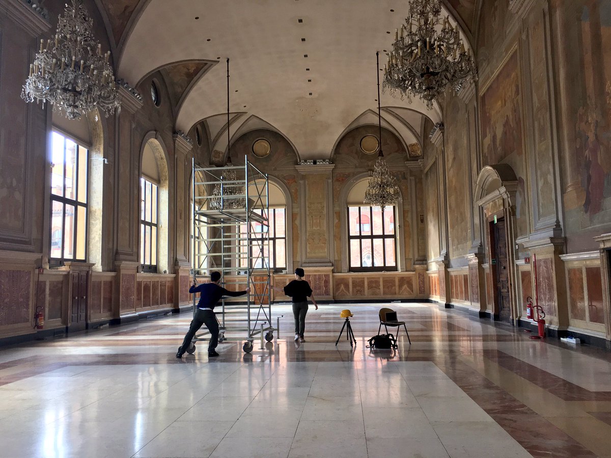 Re__Enzo's tweet photo. Oggi giornata di #photoshooting per Palazzo #ReEnzo con https://t.co/0XXBVfr0yJ ...Vado in camerino a preparami!๐ https://t.co/jcOkHdgtL2