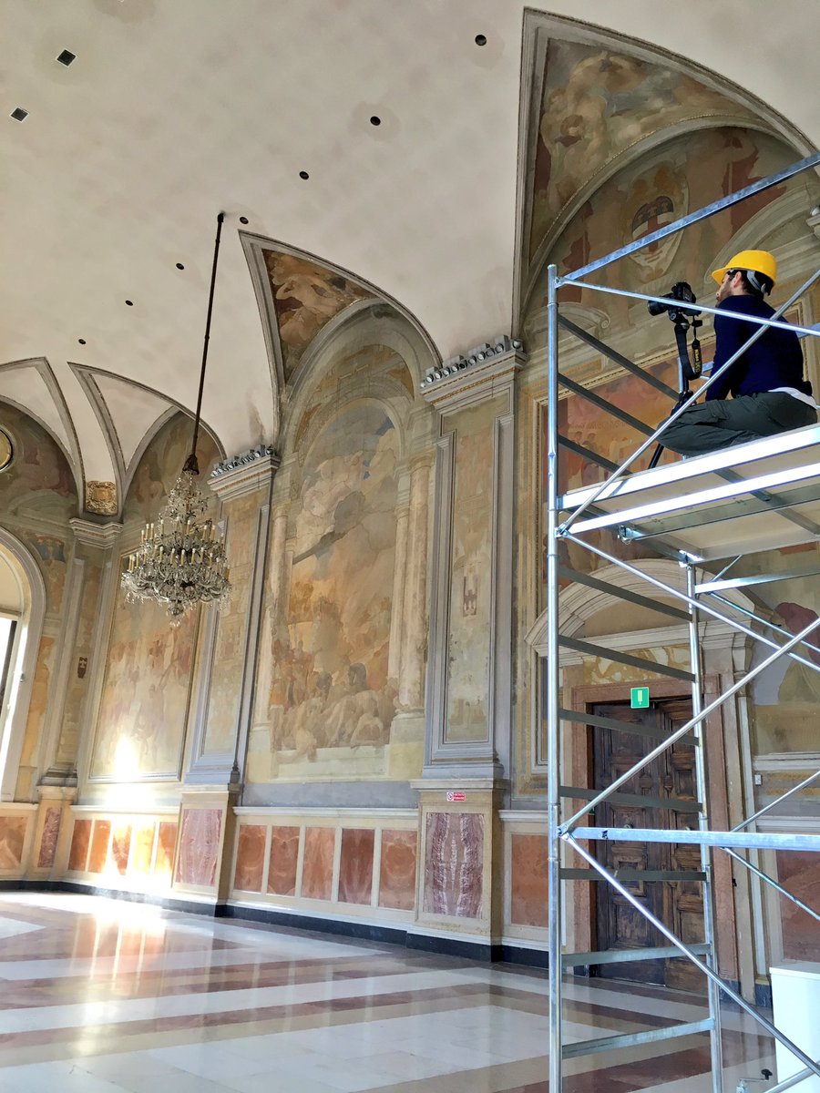 Re__Enzo's tweet photo. Oggi giornata di #photoshooting per Palazzo #ReEnzo con https://t.co/0XXBVfr0yJ ...Vado in camerino a preparami!๐ https://t.co/jcOkHdgtL2