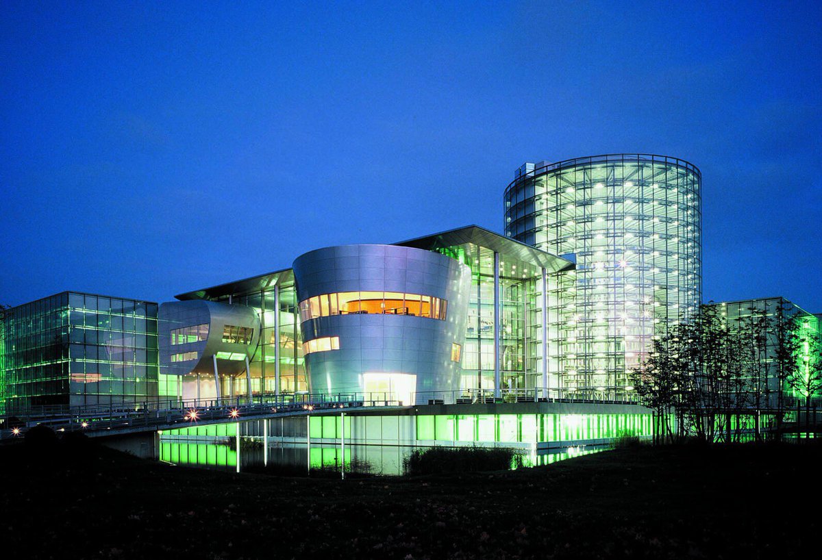 tyrestreets's tweet image. Volkswagen’s Transparent Factory, Dresden – one of the most famous car brands.
#tyrestreets #tsbubble #Volkswagen