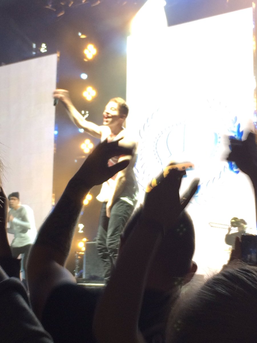 KeeleyTottie's tweet photo. Date#macklemore🎤🍻😎💥 https://t.co/XF37VF64fB
