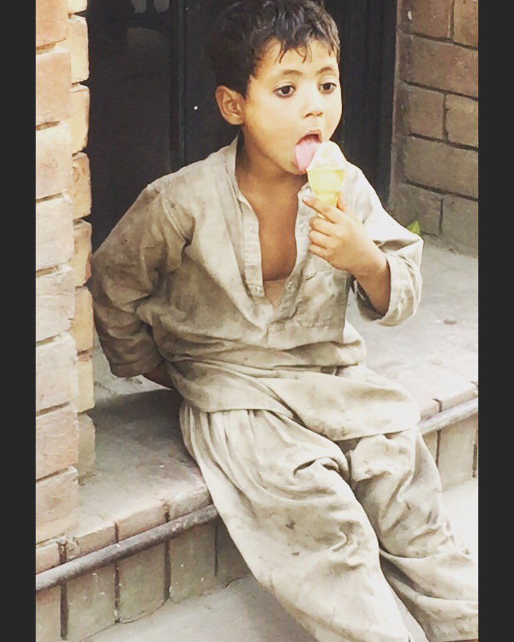 waleedmalik0441's tweet photo. It is not how much we have; but how much we enjoy that makes happiness.
#innocentChild #randomPiz #fastNuces https://t.co/8LZ05FSbat