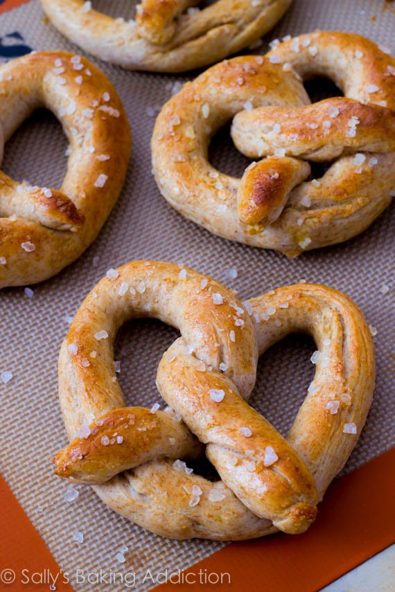 30 minutes to homemade soft pretzels: st8.fm/tRqDp8 via @SallysBakeBlog! YUM!!! #NationalPretzelDay