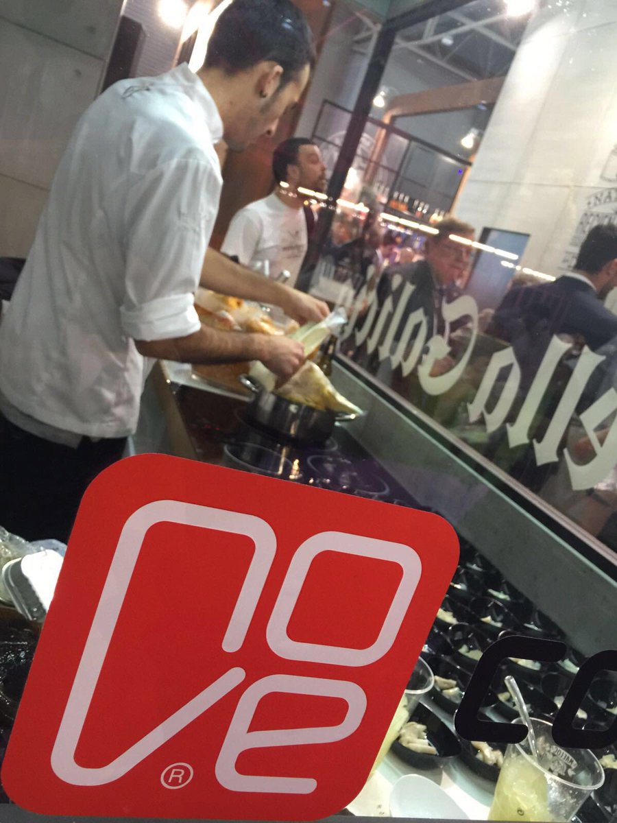 estrellagalicia's tweet photo. En @Alimentaria ya disfrutan de las tapas de @oEirado y @agabeira_ferrol del @GrupoNoveCocina ¡Delicioso maestros! https://t.co/ofe3PfBoG0