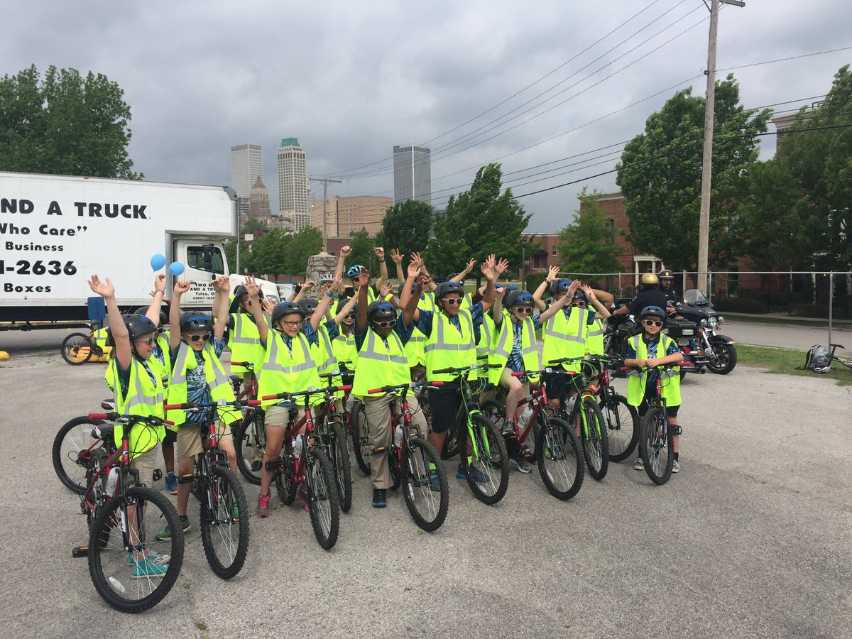 JenSanders8114's tweet photo. Lee Bike Club!!#SuccessTPS #tulsapublicschools #typros https://t.co/So1Lxipx5t