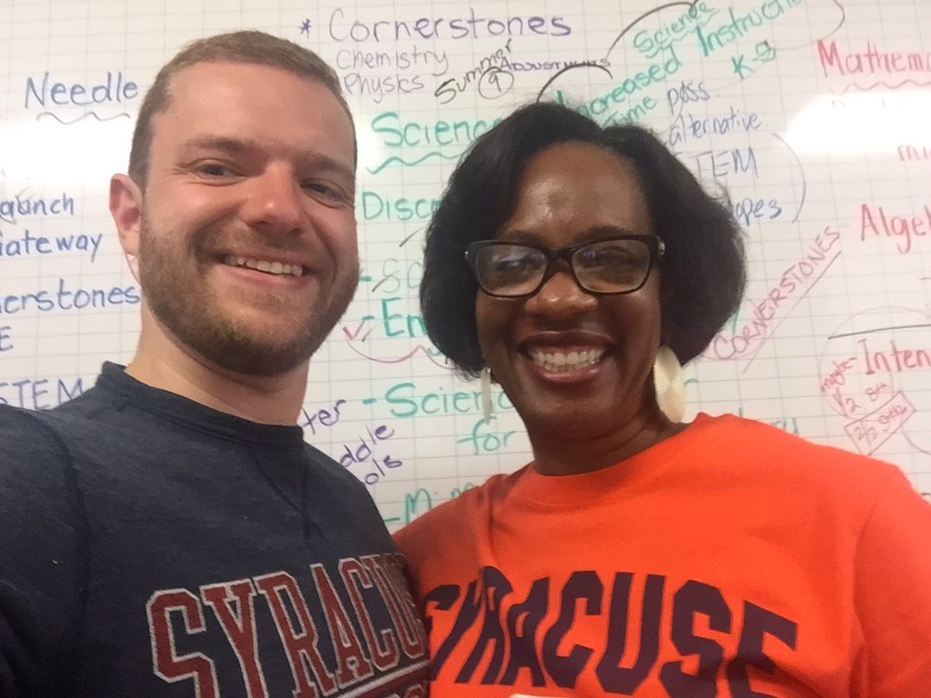 wenzel_dc's tweet photo. Office of Teaching &amp; Learning representing @SyracuseU for National College Signing Day! #DCPSGoesToCollege https://t.co/HEiDocFphQ
