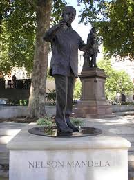 _samoo2's tweet photo. Here is a statue of me: https://t.co/GEocrVyZD1