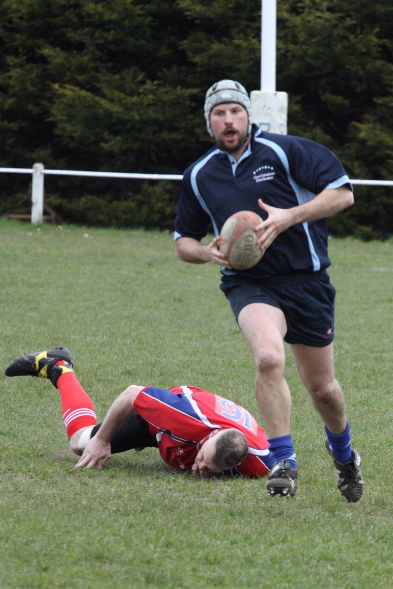 ChrisE's tweet photo. @garethjones25 looking in fine form at the @YarnburyRFC vets tournament ! ... https://t.co/19i9u9XCz7