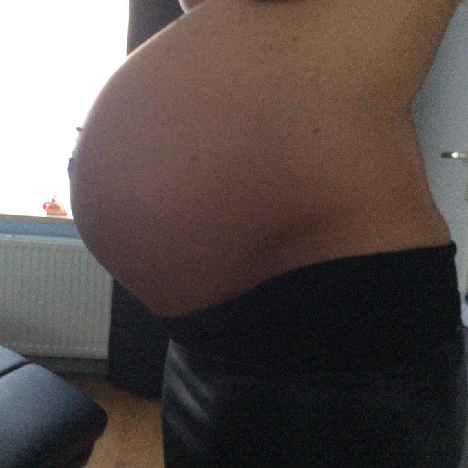 #30weken #zwanger https://t.co/AXR183u9l8<a href="/tag/30weken"class="tags">#30weken</a><a href="/tag/zwanger"class="tags">#zwanger</a>