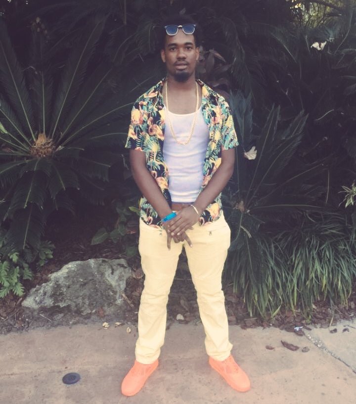 BrowardSlayPage's tweet photo. One of the most comfortable looks I've seen on someone of the boys #DillardGradbash2k16 @ray_dub1 https://t.co/zqGEew9FyL