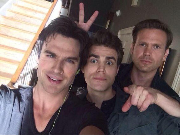 thefemaleboook's tweet photo. I'll take all 3 https://t.co/U9hzDNrrhk