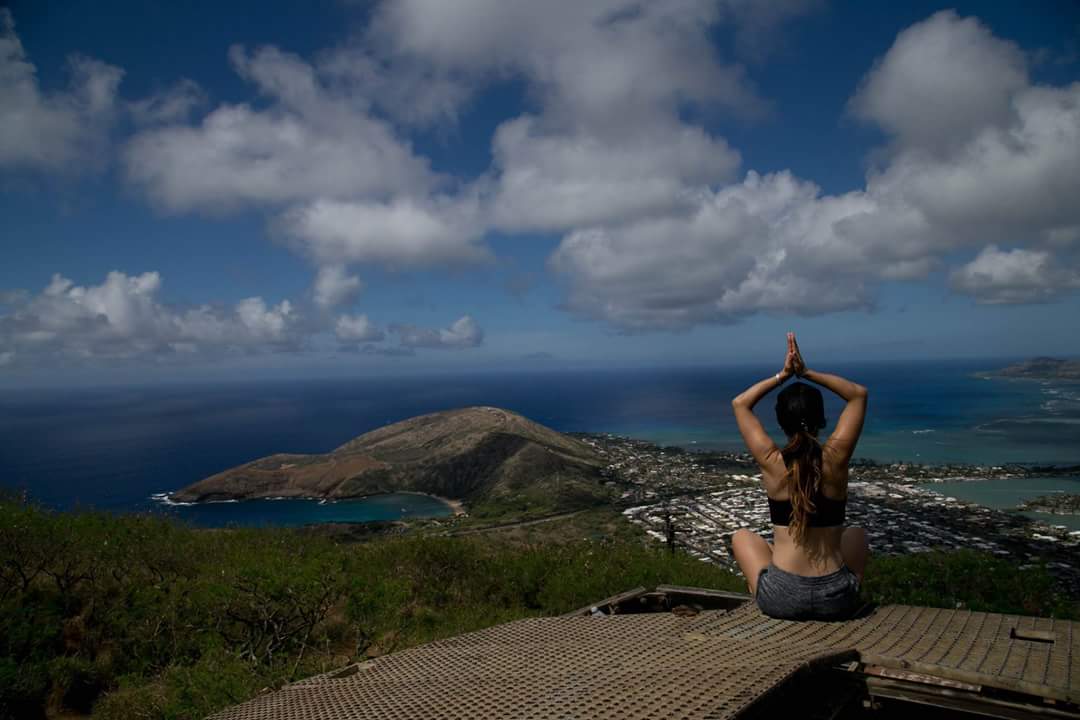 I'm on top of the world! .. Koko Head Arch, Hawaii.