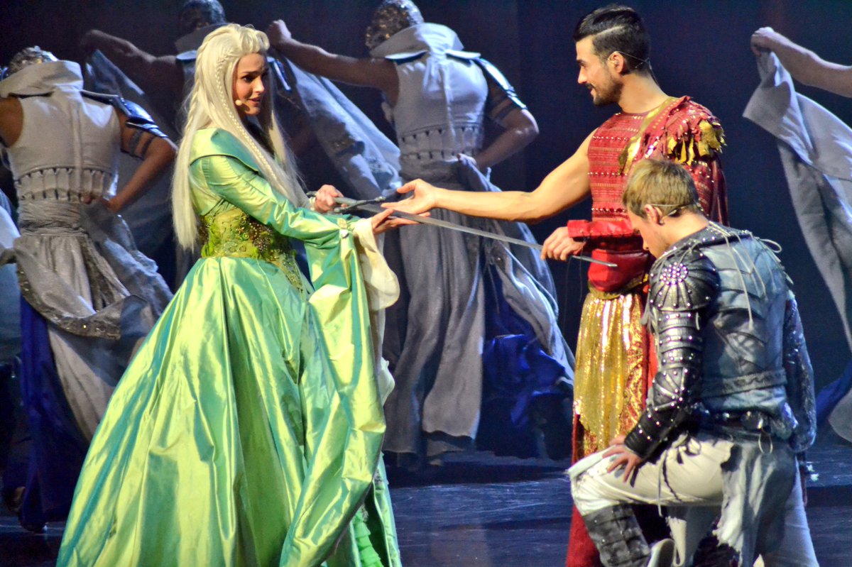 floryne19's tweet photo. Quelques-unes de mes photos ⚔👑❤️ #NePasReproduire https://t.co/SRyLQ8Q8U0