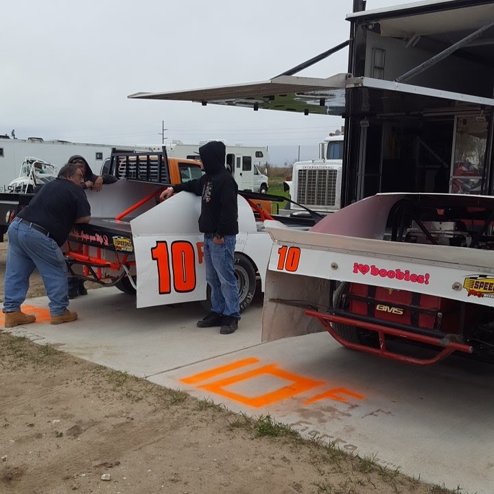 ajfierro10's tweet photo. #Fierroracing first race of the year @i76speedway #imcamodified #imcasportmod @SpeedShiftTV @ChetChristner https://t.co/d2qPJPYJdY