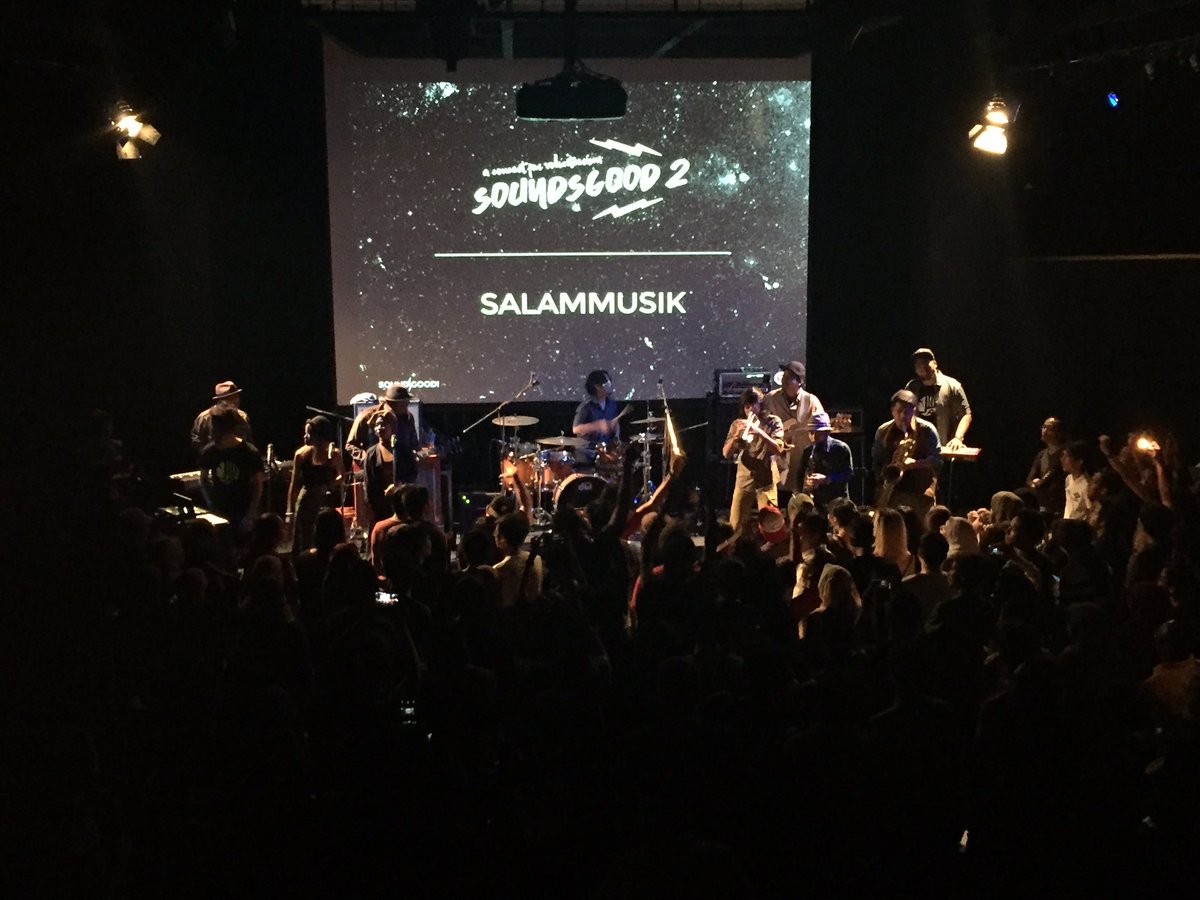SoundsGood_Inc's tweet photo. our last act for tonight! @salammusik giving out their reggae vibe #Sounds2Good #SoundsGood2 😜⚡️🤘🏼 https://t.co/gfWo0TRm3j