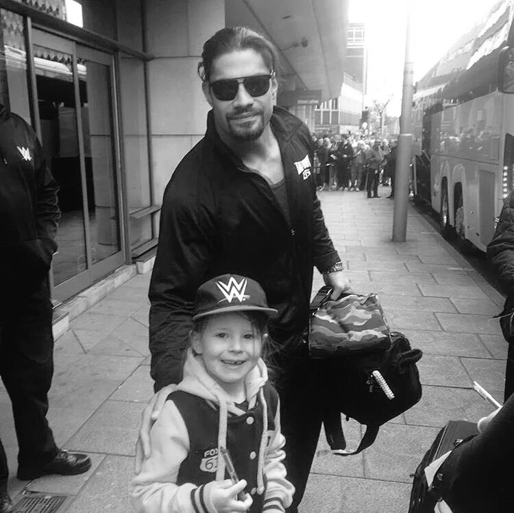 HandyRed's tweet photo. There are so many reasons why I
admire, respect & will always stand
proud with @WWERomanReigns https://t.co/lDfjSs0TVp