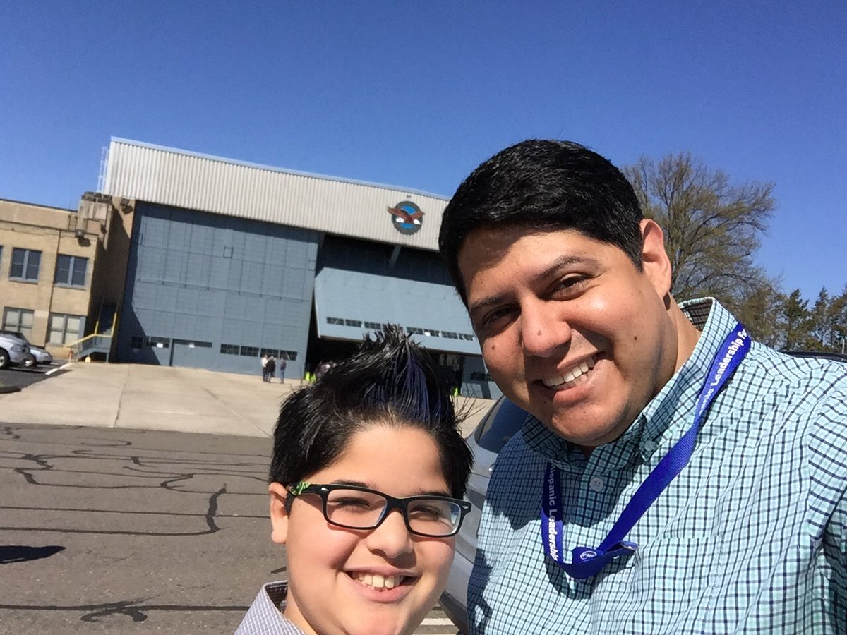 rguzman_pr's tweet photo. Ramón JR loving to be able to experience a close look at the F135! 👍🏻 #F135Live https://t.co/WeqAdXFZPQ