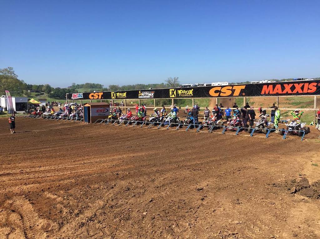 ATVMXdotcom's tweet photo. The Pro-Am class is on the gate for moto one. #ATVMX #FasteronFour https://t.co/WGXXcklYft