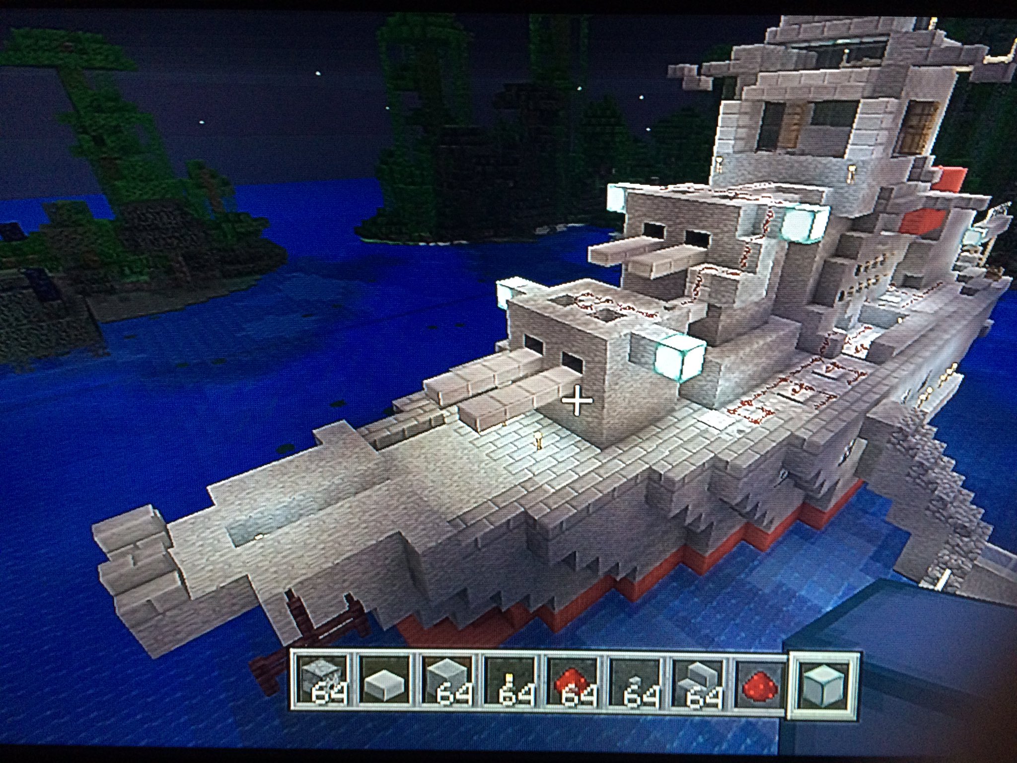 O Xrhsths Minecraft大好き Sto Twitter ディスペンサー2連主砲 2 Tnt2連主砲 1 艦首魚雷発射管 4 艦首0m級tnt砲 1 煙突花火発射管 9 花火発射管 右舷 9 左舷 10 重くなるからこれが限界かな