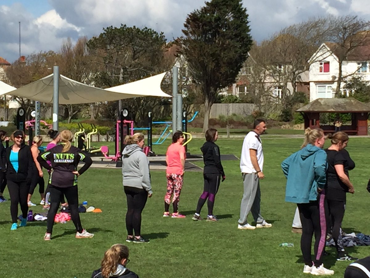 CharityforKids1's tweet photo. Amazing #charity bootcamp with #commandofitness £2900 raised for CFK #makingadifference #Bexhill https://t.co/n0gapqKP0z