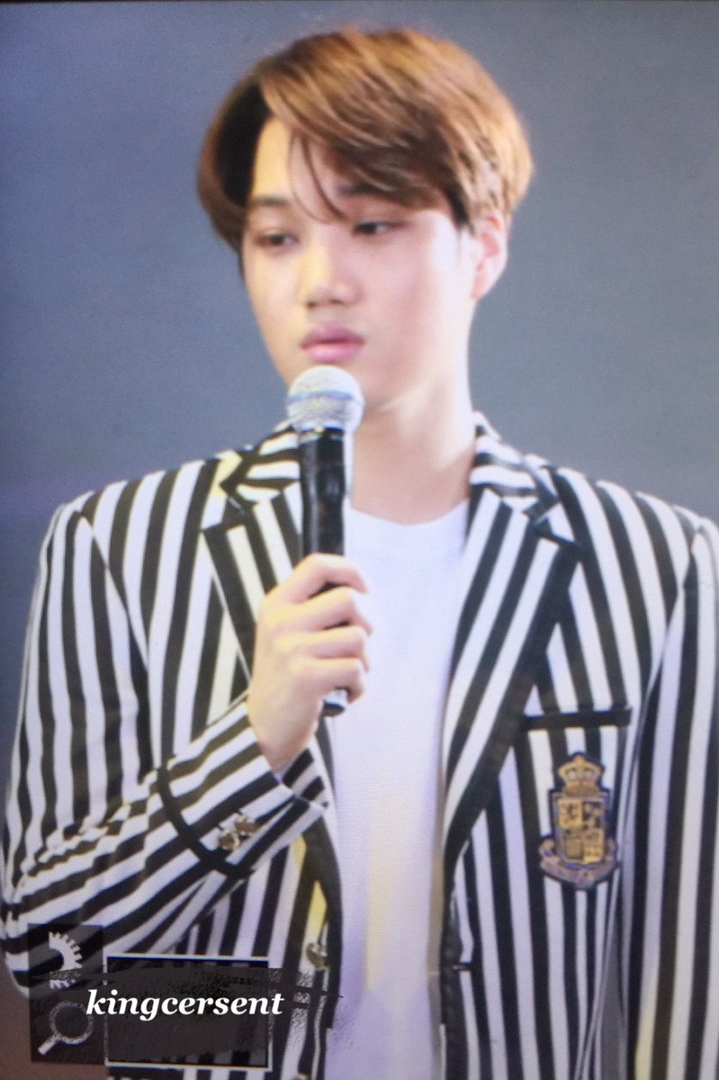 exowy's tweet photo. #KAI #김종인 160424 K-Pop Top Group Concert 🐻🐻🐻 https://t.co/bnv9w2qvhQ