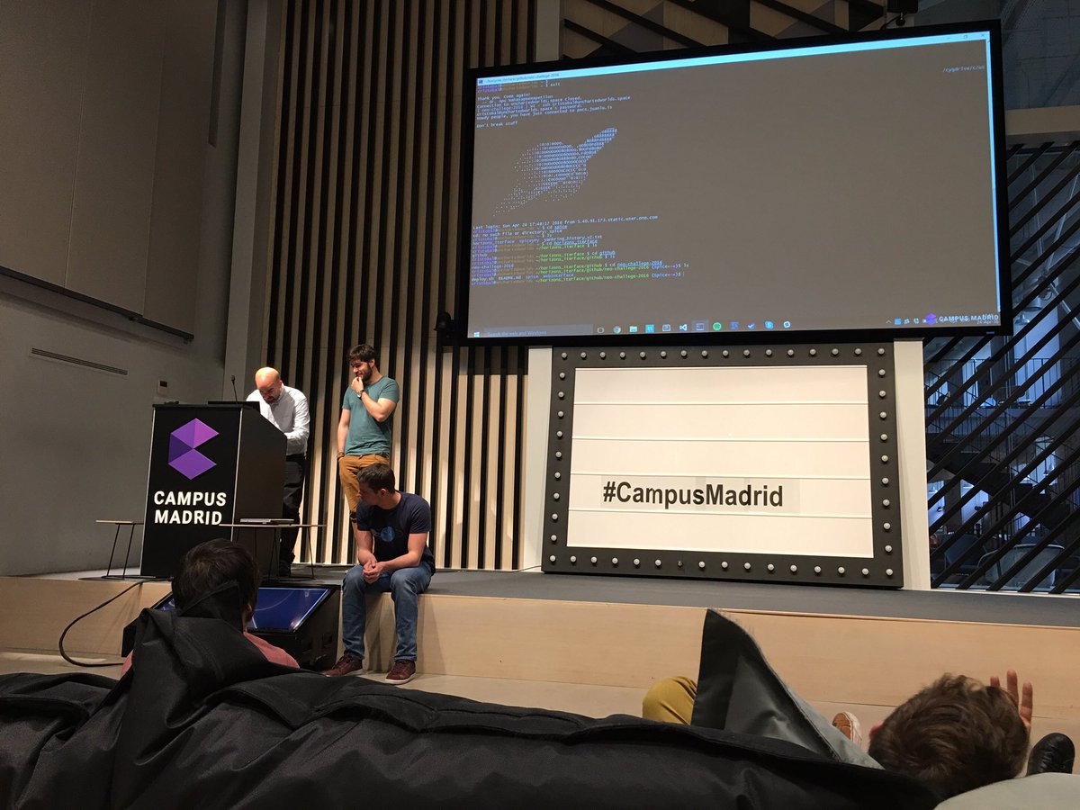 SpaceAppsSpain's tweet photo. Demo del equipo neofit #SpaceApps #SpaceAppsChallenge #CampusMadrid https://t.co/48ubvVAt6r